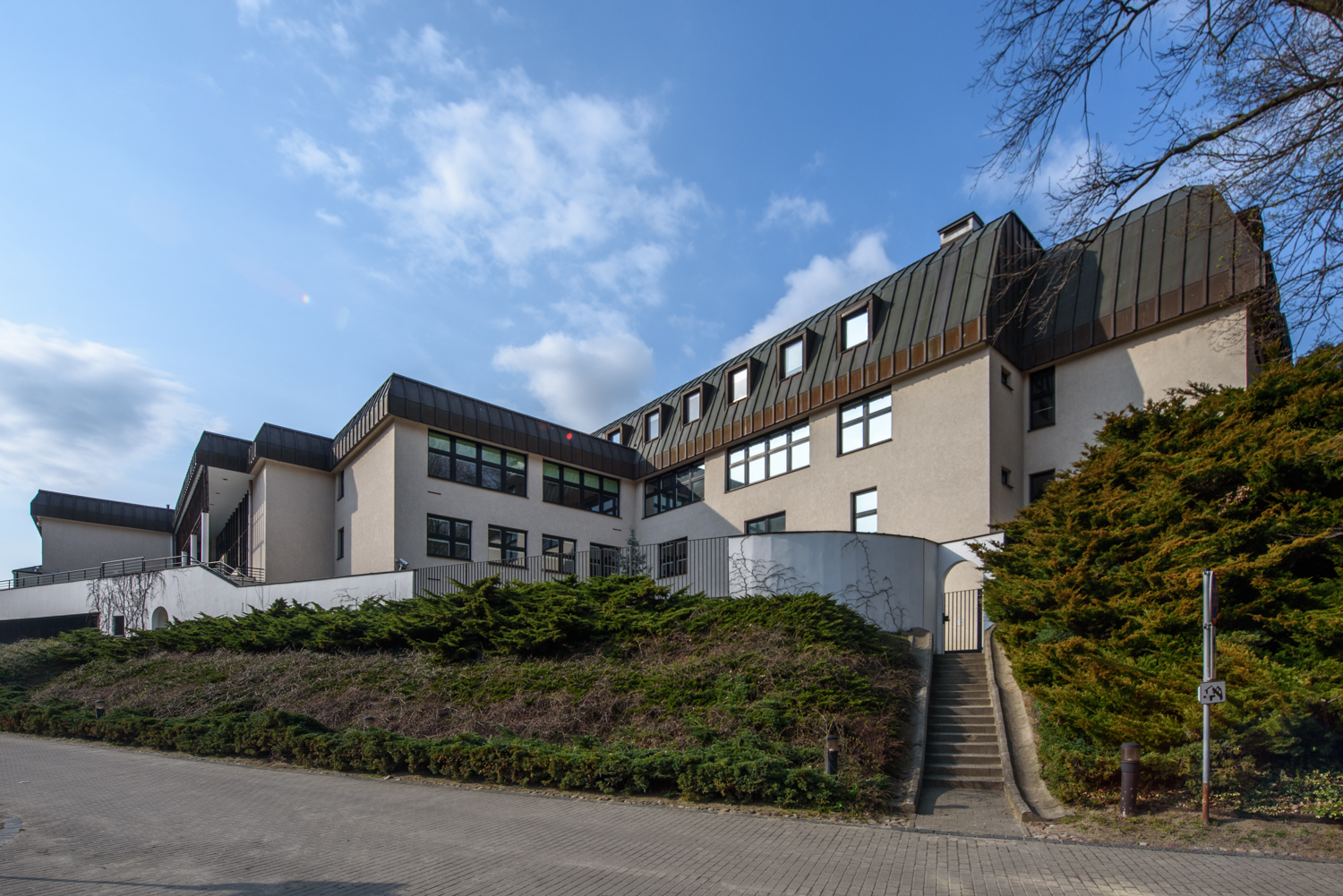 Zdjęcie architektury budynku Uniwersytet Kardynała Stefana Wyszyńskiego (dawniej Akademia Teologii Katolickiej) - rozbudowa